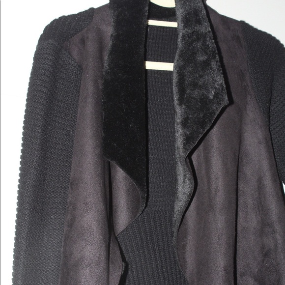 Black blazer with fur - Picture 1 of 2